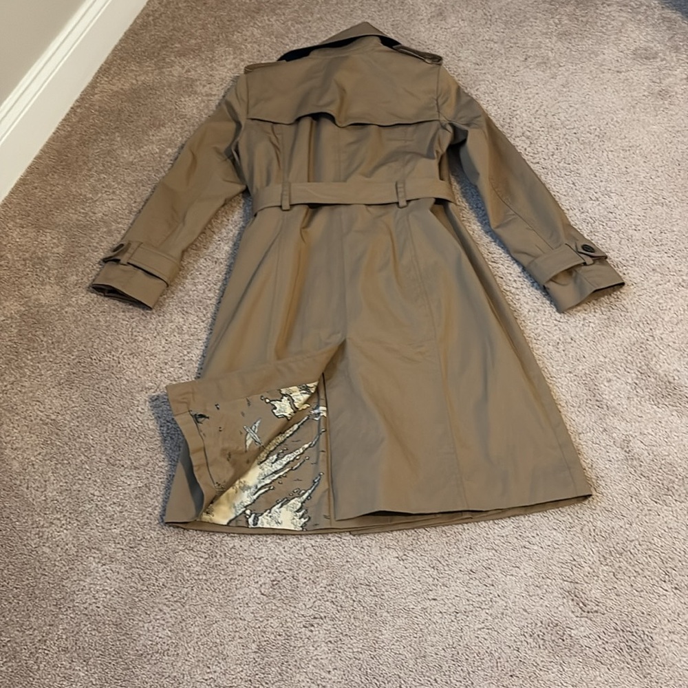 Banana Republic Trench Coat - Picture 11 of 11